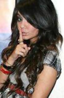 AEXMUEVFUTBVBWSBKHW - vanessa