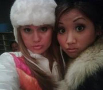 NLQWEOTKGHJGQYDVNOV - Brenda Song