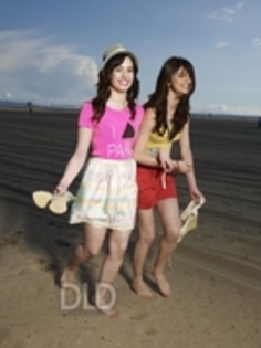 TRTMMITOHZDIHSFGMLL - demi  si selena