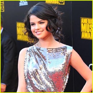 selena-gomez-alex-love - Plata pentru HotelDeVis