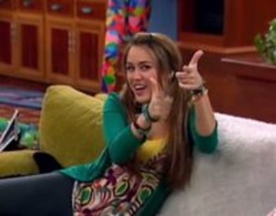 11291943_QXISQRUFZ - aici arat cat de mult o iubesc pe miley hannah