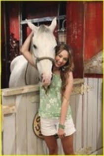 11360144_UQPCOIQBB - aici arat cat de mult o iubesc pe miley hannah