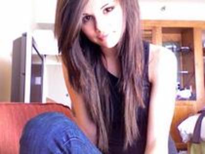 CSMLREHTPNSXUAQZCFF - selena gomez