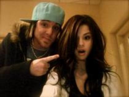 DMMGWKJDAWFZIITJQGN - selena gomez