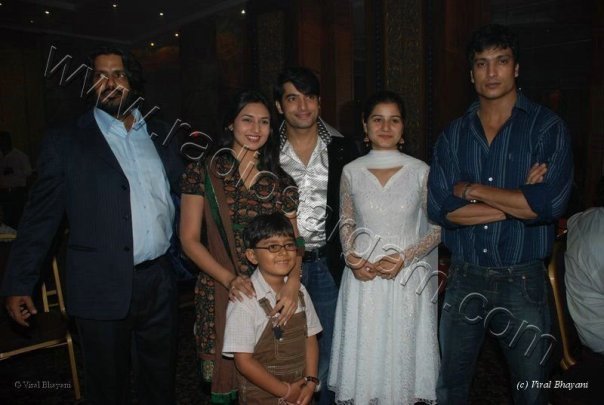 GLOTUAJKFRWWPFHSTRK - Divyanka Tripathi