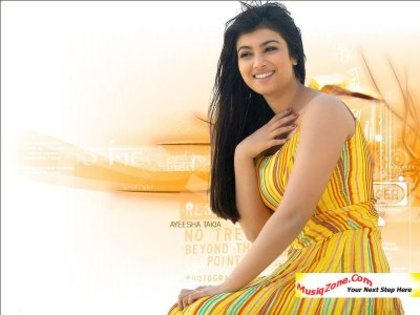 Ayesha Takia (27)