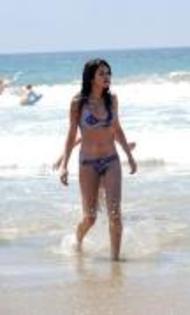 WDSEQJGUXWRLKJVBDZP - selena gomez