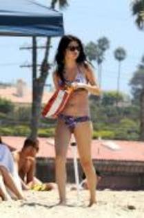 AIJFXTEHPNGWIKWEIAJ - selena gomez