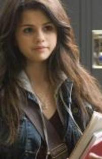 DUVPEGWRFQITRSBIJCC - selena gomez