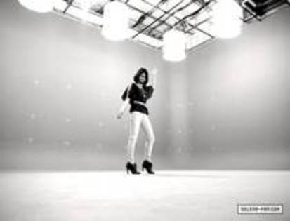 HLPGDCFQJEENLJJWPIC - selena gomez