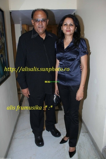 normal_Alok_Nath_with_Wife - Alok Nath