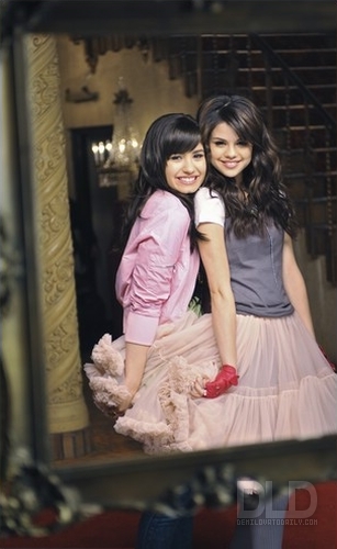 opoi - Demi Lovato and Selena Gomez