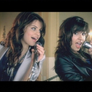 95996_music-video-clip-selena-gomez-and-demi-lovato-one-and-the-same - xoxo-buy-xoxo