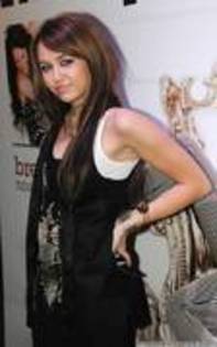 VBDGRXVAYGJMTMUQKUY - miley cyrus