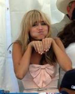 IFMPVTETOMMLVWFURRN - miley cyrus