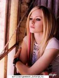 WLOPLILPMPZYDQMUAHW - avril lavigne