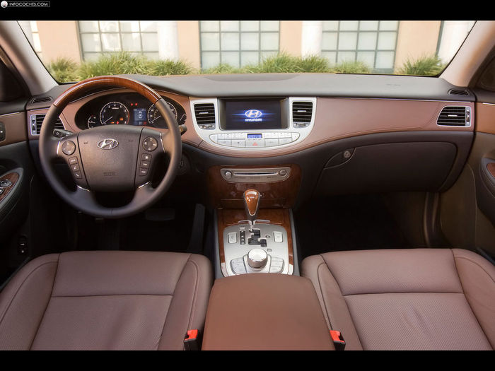 hyundai_2009-Genesis-Sedan-011_2