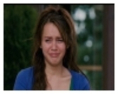 UATERXCDUGCCLREDPEY - miley cyrus