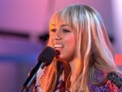 JJGWRNKDVZMBXZWIMQJ - miley cyrus