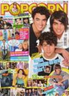 2 poze super dragute cu jonas - wwwww-librarie-wwwww