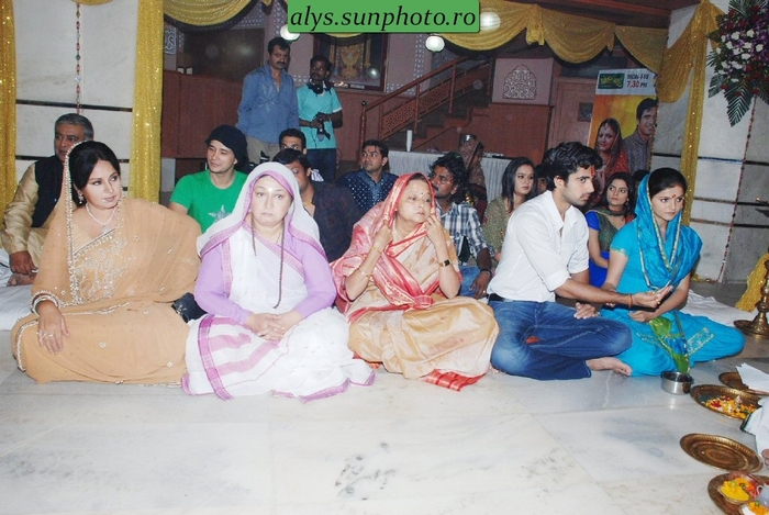 Shalini_Kapoor,_Rita_Bhaduri,_Avinash_Sachdev_and_Rubina_Dilaik-784662