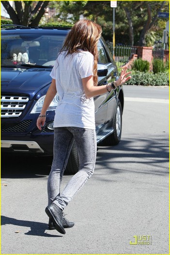 8 - Out and About In Toluca Lake March 11 2010-00