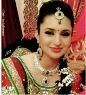 divyanka - Divyanka sedinta photo si poze noi