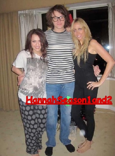 miley-personal-holiday-pictures (1)_0