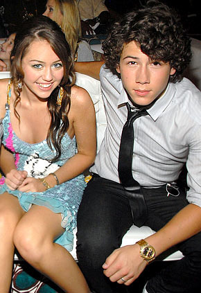 miley-cyrus-and-nick-jonas - Toate Pozele Mele cu Miley si Hannah00