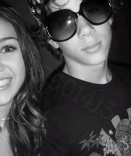 2208936767_a7b7dd1aef - Toate Pozele Mele cu Miley si Hannah00