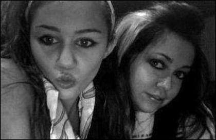 ohh good at webcam - Toate Pozele Mele cu Miley si Hannah00