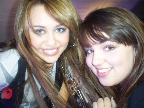 with my great fan - Toate Pozele Mele cu Miley si Hannah00
