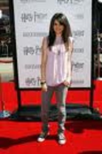 imagesCA9T0SDW - sElEnA GoMeZ