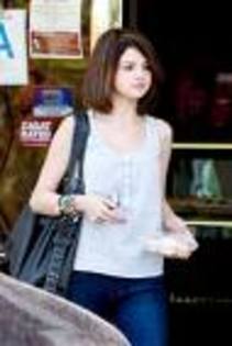 imagesCA46U0BP - sElEnA GoMeZ