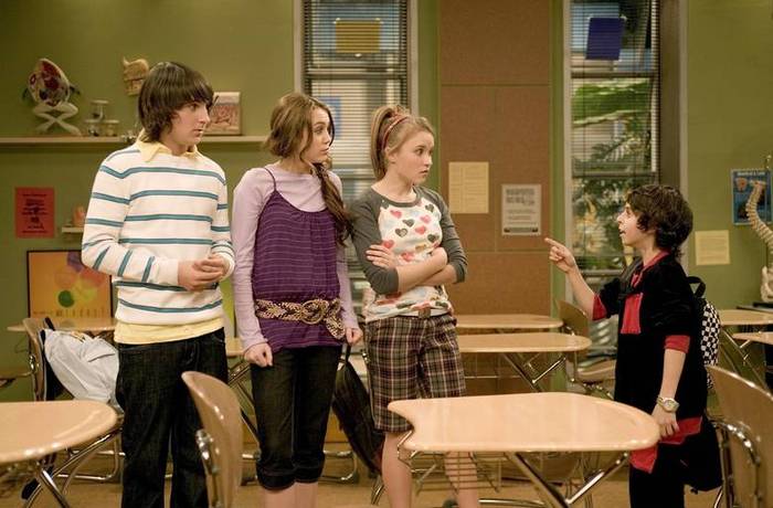 miley-cyrus_dot_com_hannahmontana-stills-season2-011 - Hannah Montana Season 2 Promo Stills