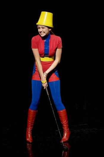 miley-cyrus_dot_com_hannahmontana-stills-season2-101-ep26