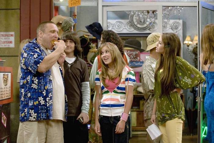 miley-cyrus_dot_com_hannahmontana-stills-season2-121-ep26