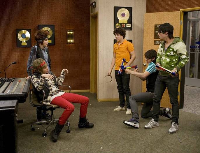 miley-cyrus_dot_com_hannahmontana-stills-season2-158
