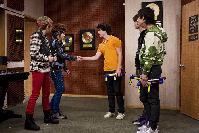 miley-cyrus_dot_com_hannahmontana-stills-season2-159