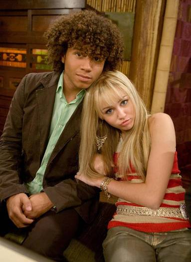 miley-cyrus_dot_com_hannahmontana-stills-season2-179