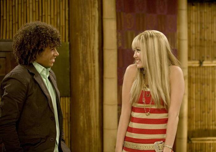 miley-cyrus_dot_com_hannahmontana-stills-season2-194 - Hannah Montana Season 2 Promo Stills