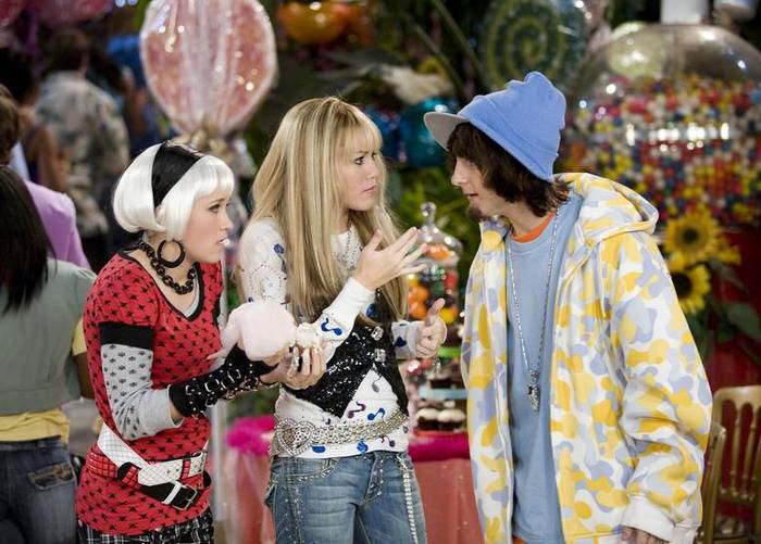 miley-cyrus_dot_com_hannahmontana-stills-season2-235 - Hannah Montana Season 2 Promo Stills