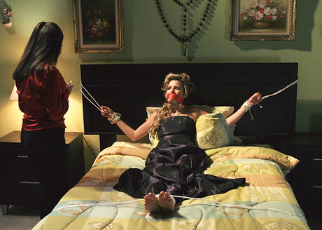 123 - 00club acorralada