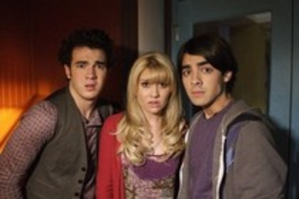 12675522_PMQUFWDYM - milley si hannah si alte vedete