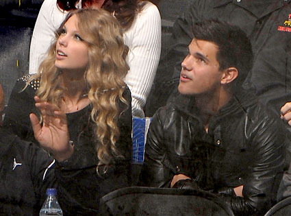 425.swift.lautner.lc.102609 - Taylor si Taylor