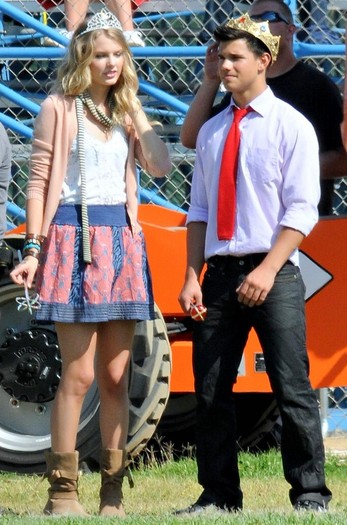 taylor-swift-taylor-lautner2