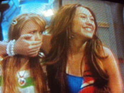 11582923_TUDGGYCSY - un episod din hannah montana