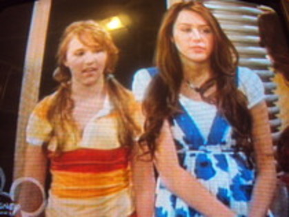 11583399_NXEGYTLII - un episod din hannah montana