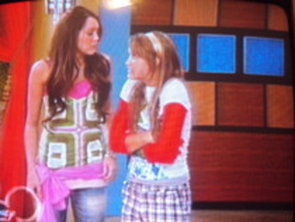 11582874_EYKROGRGY - un episod din hannah montana