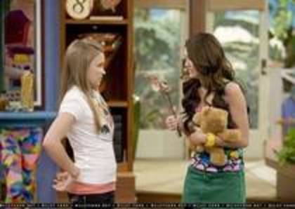 IVTBSMIKZFMGJDVCIKK - episoade hannah montana